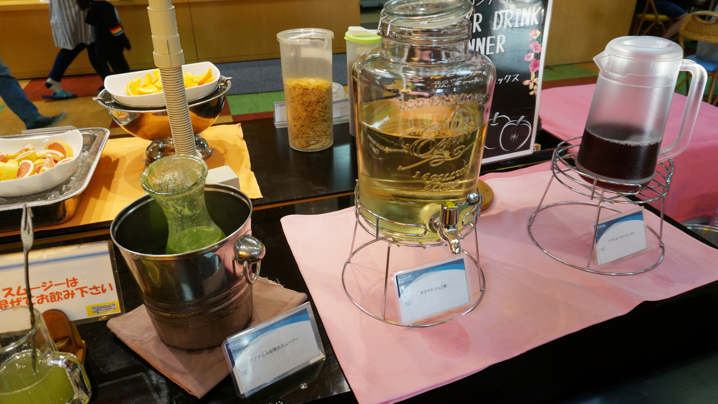 鴨川シーワールドホテルのバイキングは子供にとって天国だ！料理も豪華で大人も満足できるよ～