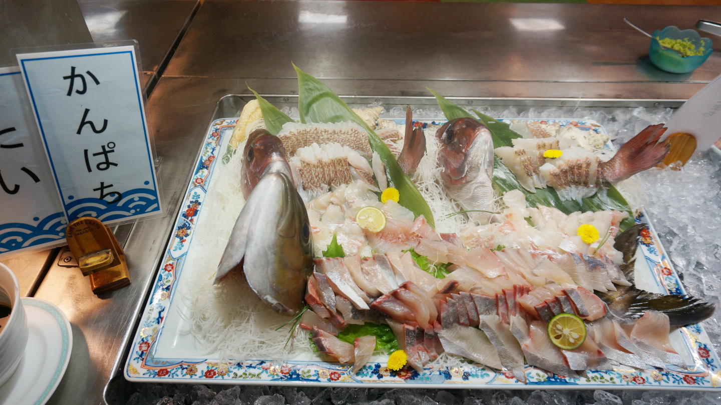 鴨川シーワールドホテルのバイキングは子供にとって天国だ！料理も豪華で大人も満足できるよ～