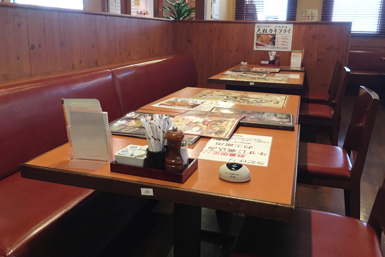 みつわ台のカウベル 名物の弾力ハンバーグはステーキさながらな肉肉しい仕上がりでインパクト大