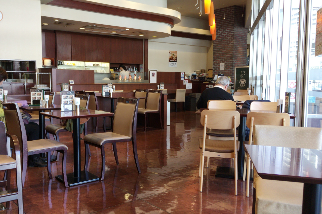 イオンモール八千代緑が丘の珈琲館でモーニング 炭火珈琲&トラディショナルホットケーキが素朴な美味しさ