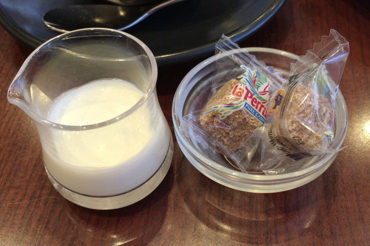 イオンモール八千代緑が丘の珈琲館でモーニング 炭火珈琲&トラディショナルホットケーキが素朴な美味しさ