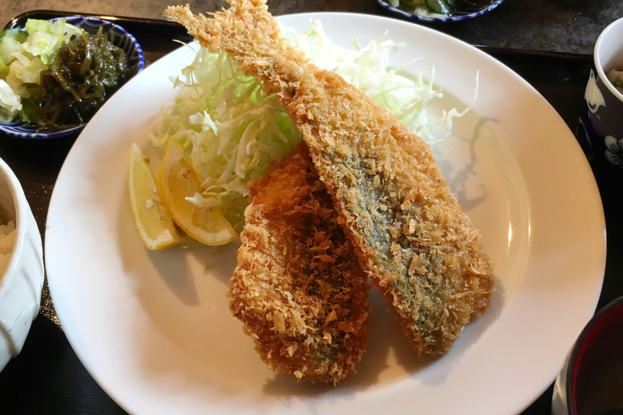 市役所前駅すぐの千葉葡萄食堂ユイットルで千葉県復興ランチ！大ボリューム鯵フライ定食に大満足
