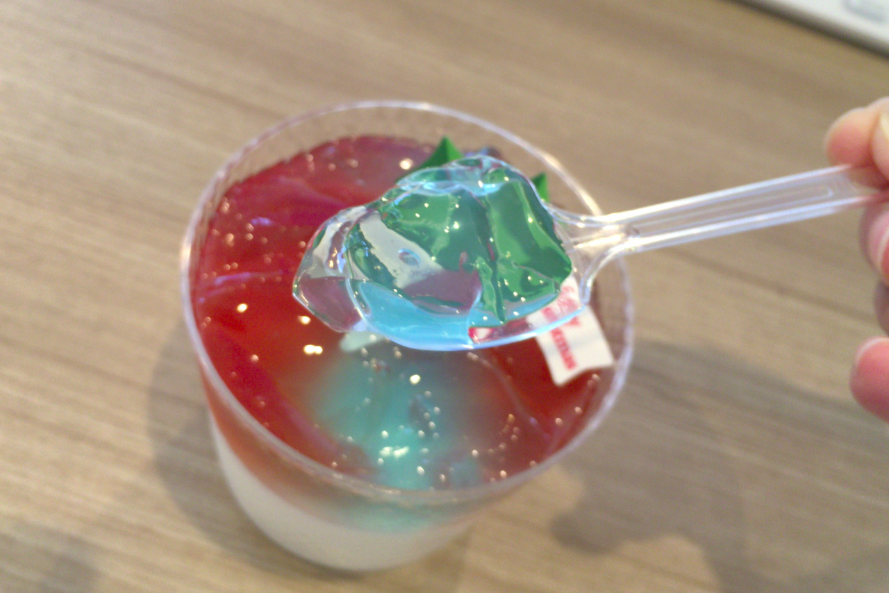 千葉中央、葭川公園近くのSweets&Bar Amour（アムール）はカフェ併設ケーキ屋さん 紫陽花杏仁とアムール弁当を持ち帰り！