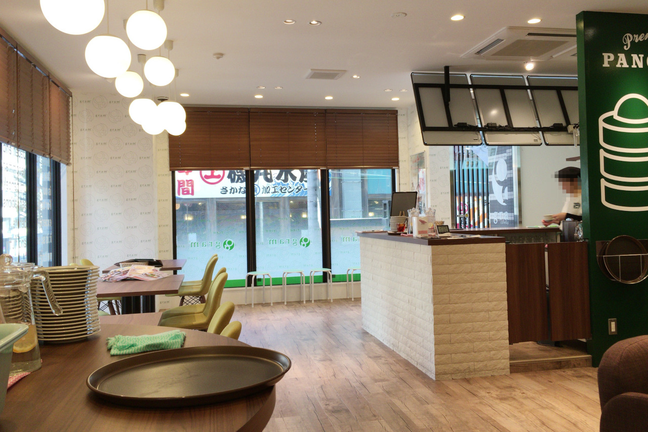 千葉中央にパンケーキgram（グラム）がオープン！名物プレミアムパンケーキはふるしゅわな口溶けがお見事！