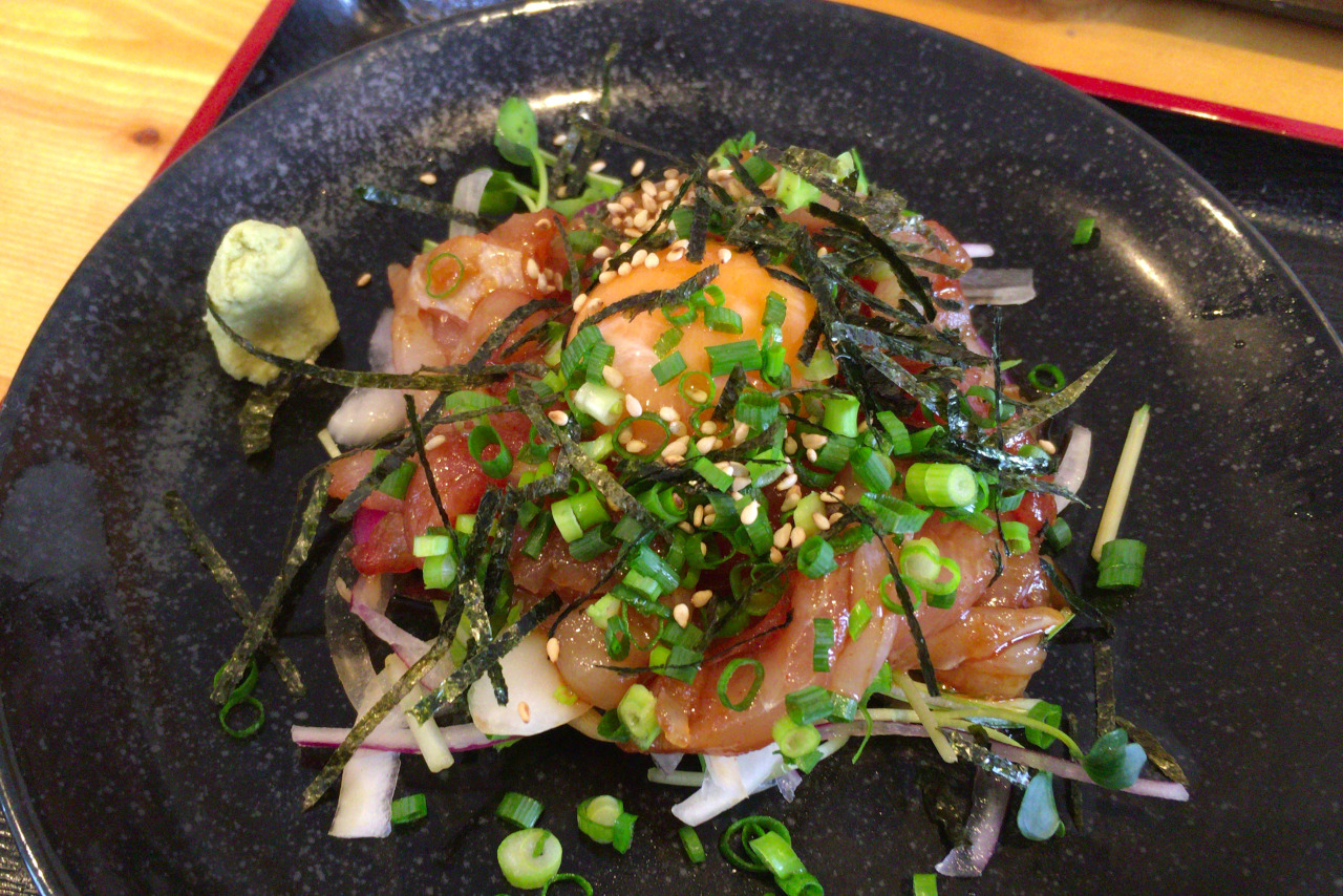 千葉市中央区の海鮮食堂かいじ、ふぐ・まぐろユッケ皿＆とり竜田揚げが絶品なプチ贅沢ランチ