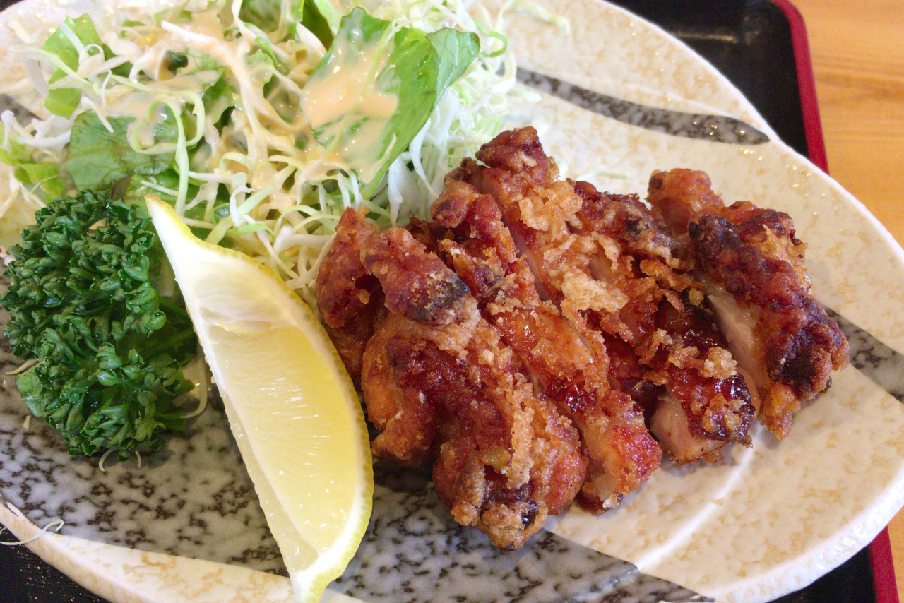 千葉市中央区の海鮮食堂かいじ、ふぐ・まぐろユッケ皿＆とり竜田揚げが絶品なプチ贅沢ランチ