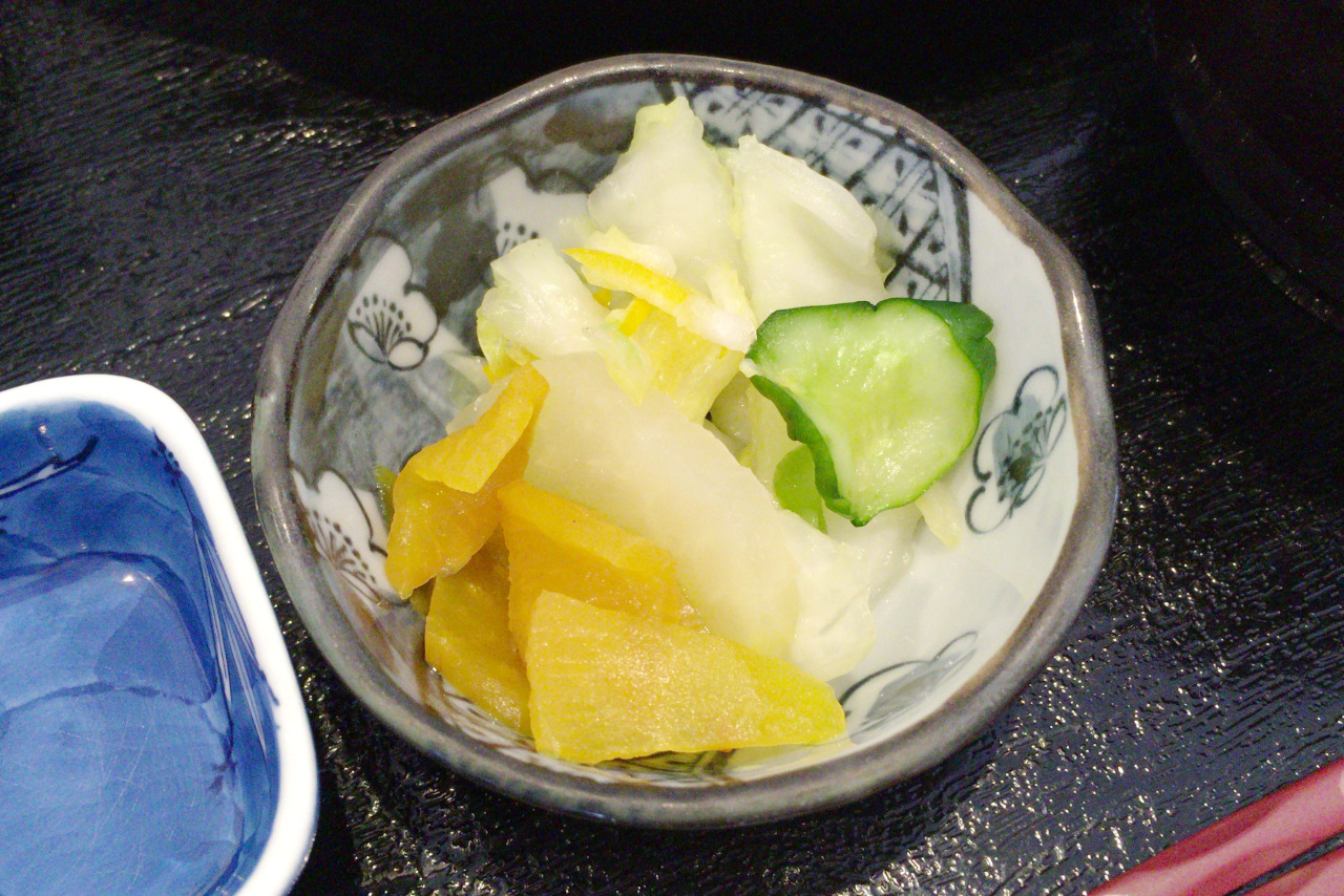 千葉市中央区 海鮮食堂かいじの日替わりスズキ鮪刺身＆サバ塩焼き定食が新鮮な魚たっぷりで旨すぎる