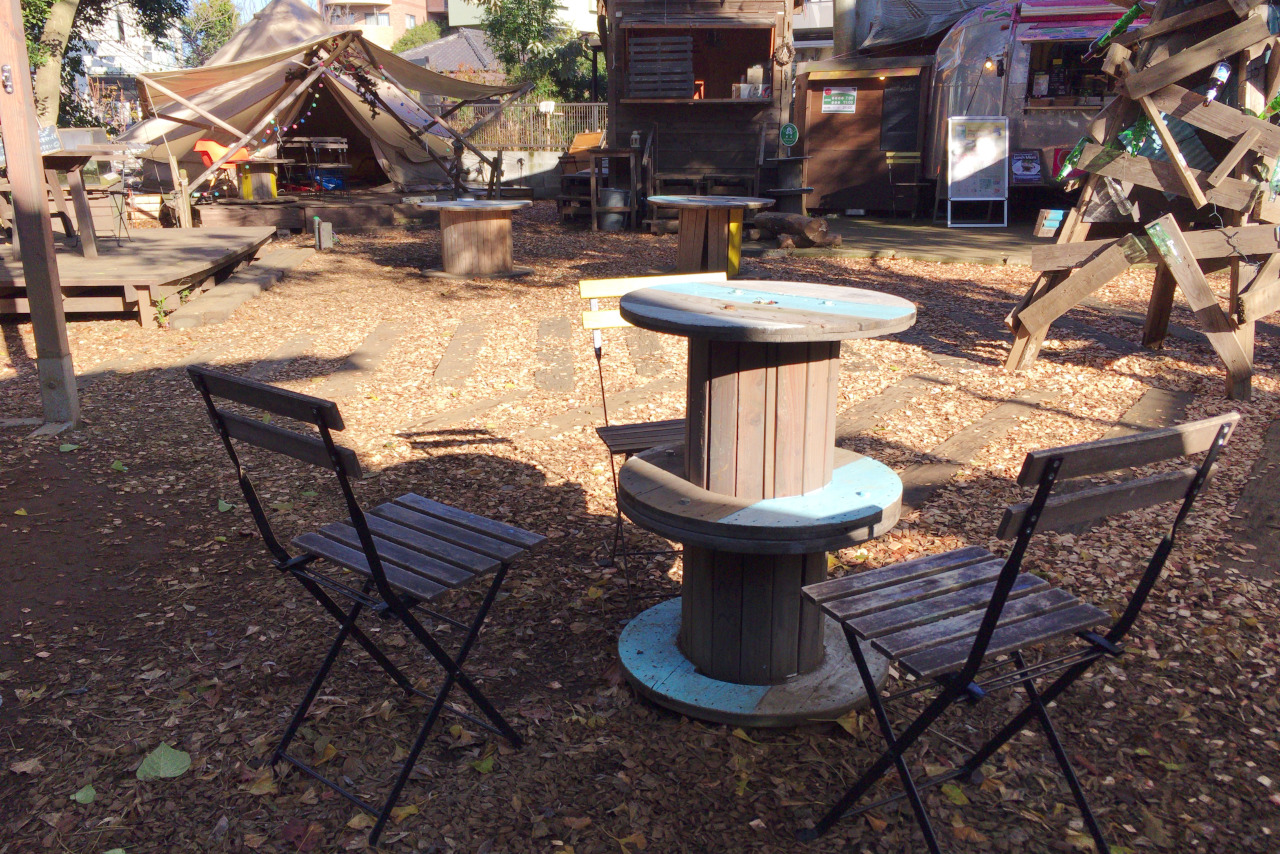 椿森コムナはテント利用で冬でもあったか！アウトドア体験のできるキャンプ場のようなカフェスペース