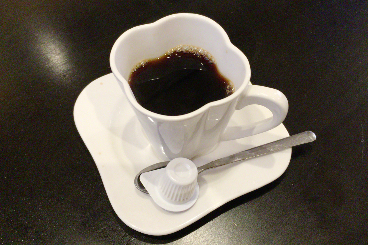 千葉市中央区の長咲やは混雑必至の人気定食屋!ボリューミーな日替わり定食はフライ&刺身の豪華盛り