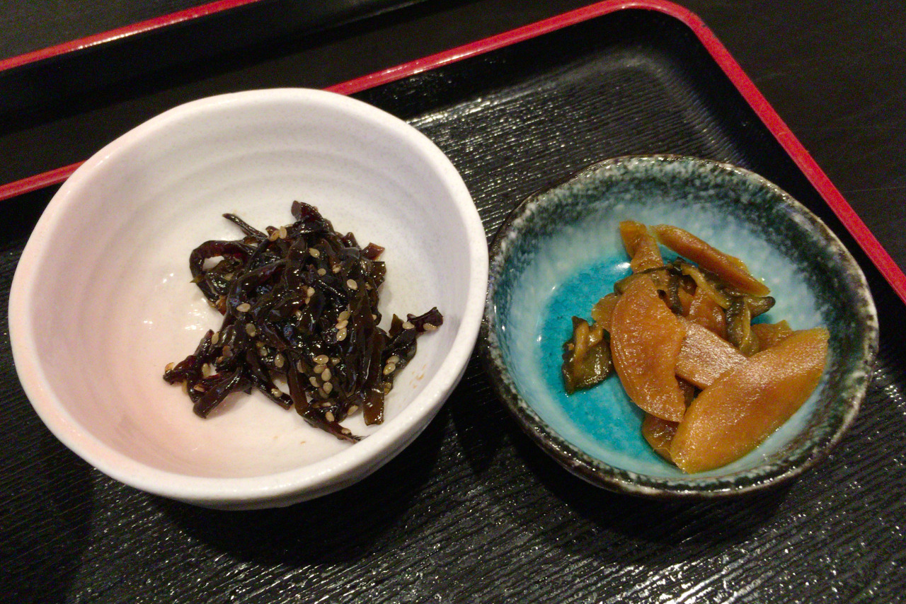 千葉市中央区の長咲やは混雑必至の人気定食屋!ボリューミーな日替わり定食はフライ&刺身の豪華盛り