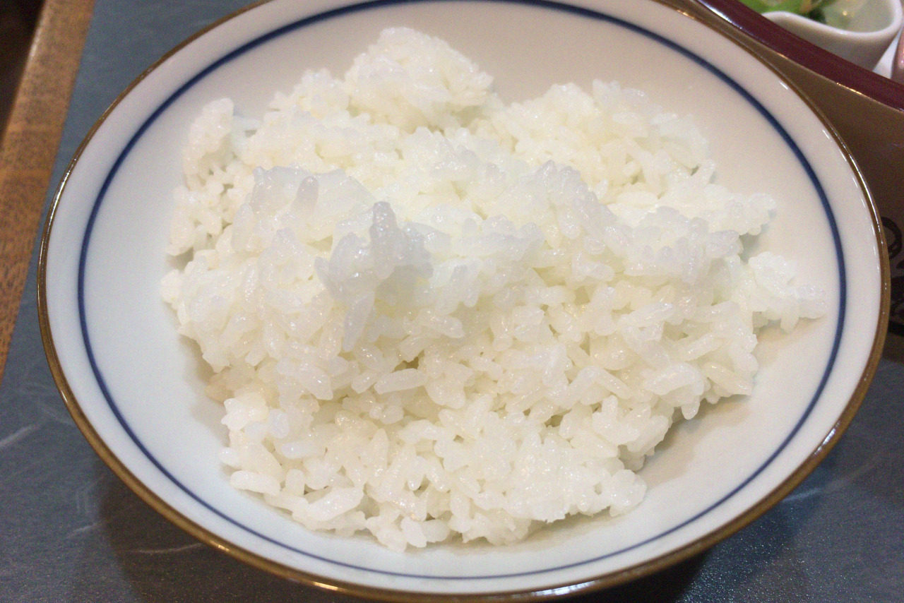 千葉中央の小料理しゅんは粋な和食屋、日替わりのしらうおかき揚げ定食に丁寧な職人の技を感じる