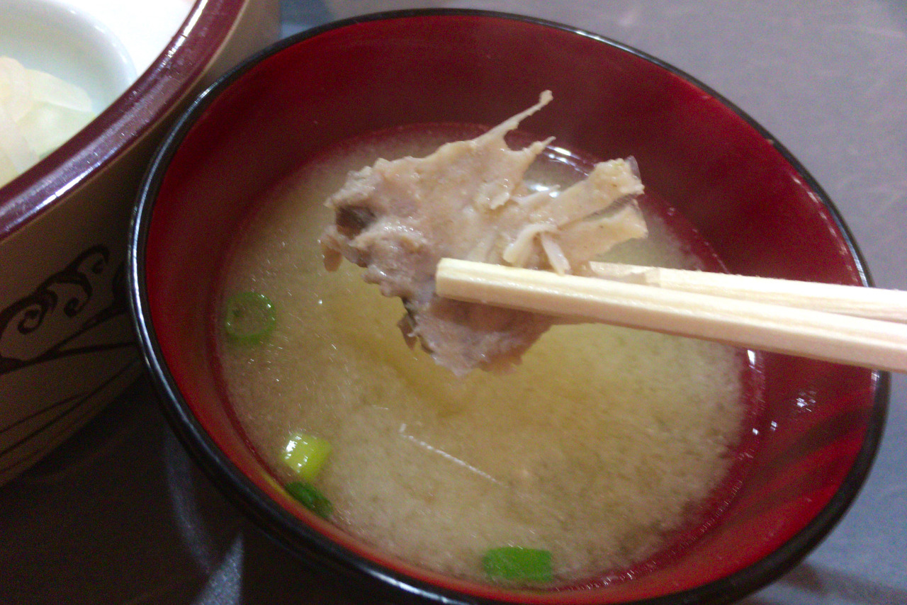 千葉中央の小料理しゅんは粋な和食屋、日替わりのしらうおかき揚げ定食に丁寧な職人の技を感じる