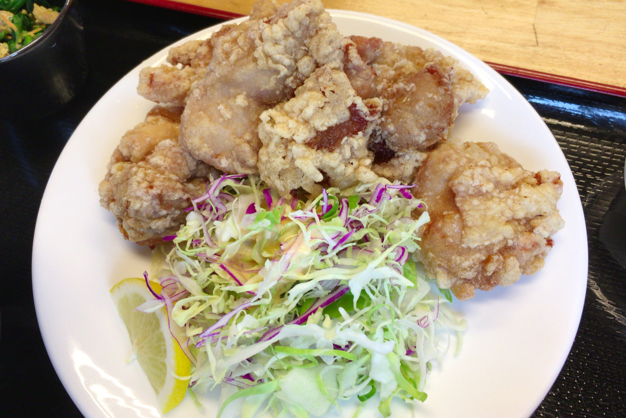 県庁前駅近くにお食事 うまみ処がオープン!和食屋なのにインドカレー?なお店でいただくサクじゅわな唐揚げ定食