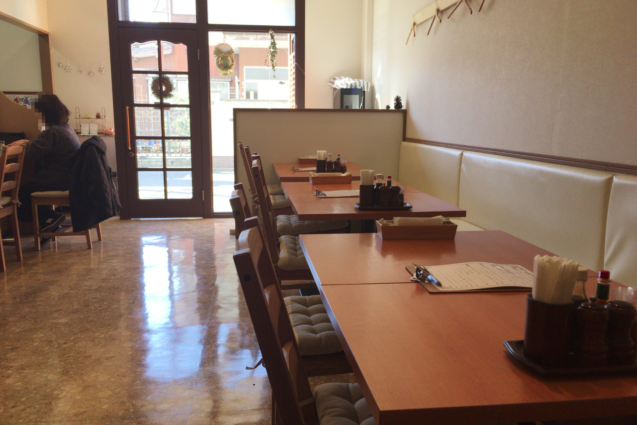 JR西千葉駅近くのダイニングカーサは隠れた実力店 ふわふわハンバーグとハイレベルなエビフライは衝撃的な美味しさ