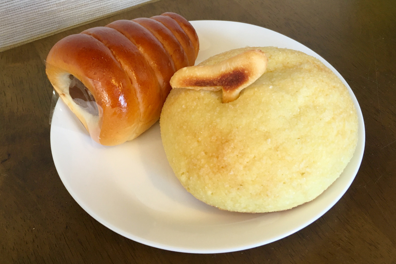 市原SA内にあるベーカリー「石釜工房 はらくち製パン所」名物のへたつきメロンパンを食べてみた!サービスエリアにあるパン屋とは思えない高クオリティ