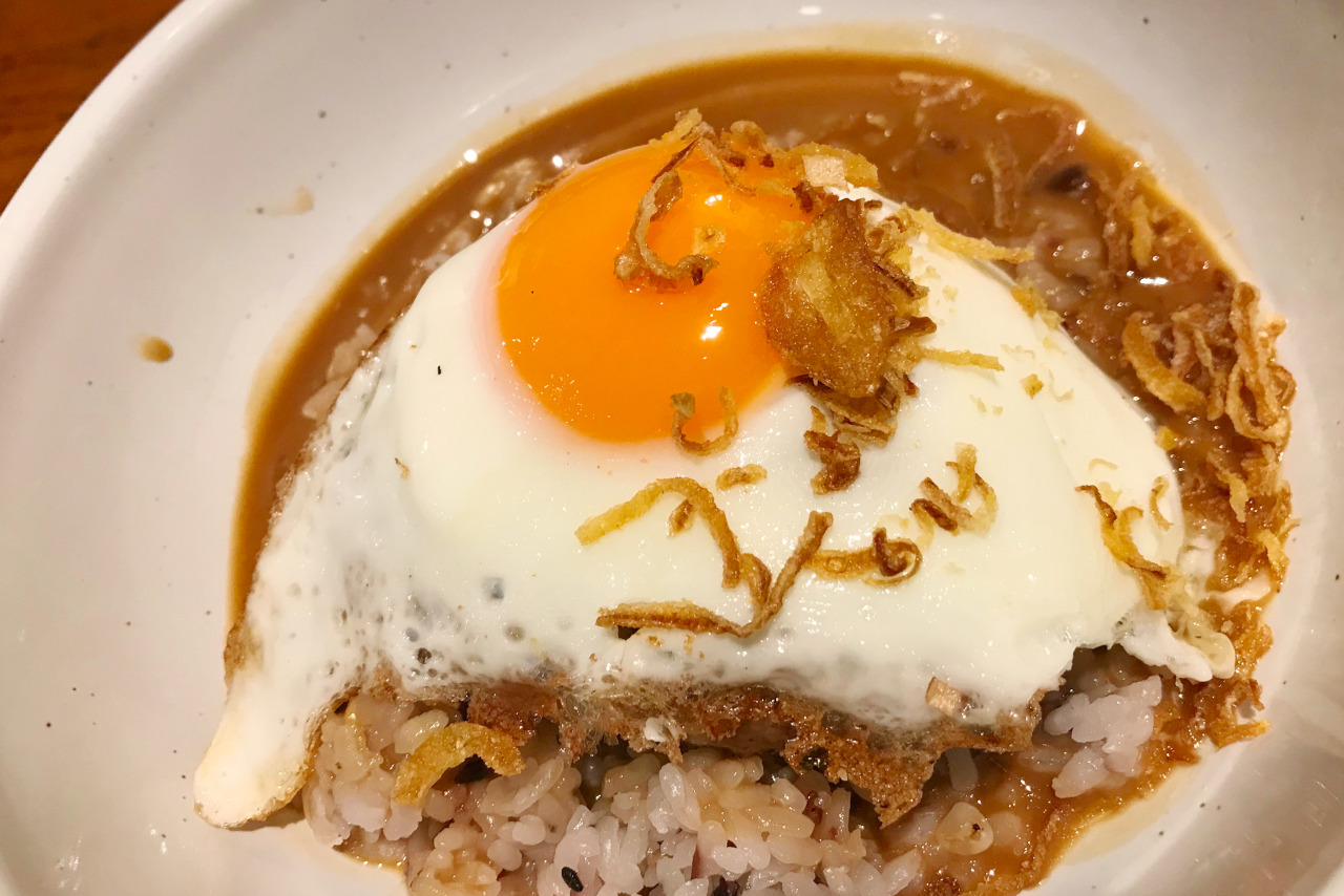 酒々井アウトレットのハナオカフェ、ロコモコとハーフ＆ハーフプレートがヘルシーなのに食べ応え抜群