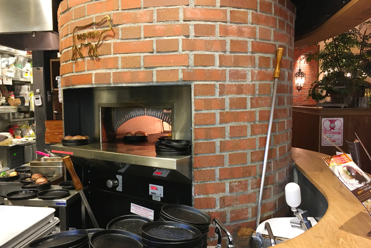 ユーカリが丘のいしがまやハンバーグ 肉祭りセット&シチュー食べてみた!石窯で焼いたハンバーグのふわふわでとろける食感に感動