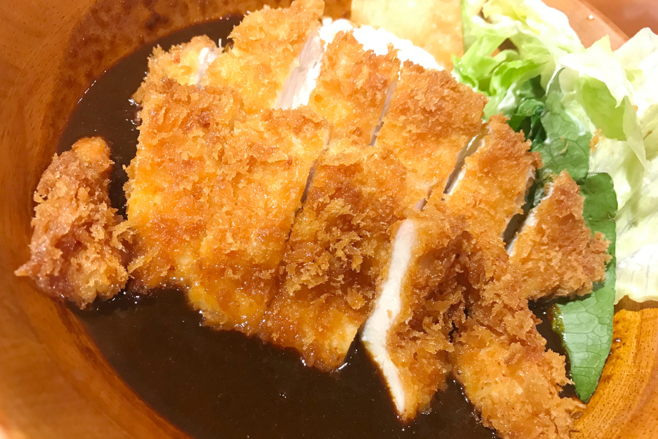 イオンモール幕張新都心のハワイアンカフェ ハレノヘアは絶対穴場!本格的でスパイシーなチキンカツ焙煎カレーとケイジャンチキンワッフルプラターが激ウマなんだ