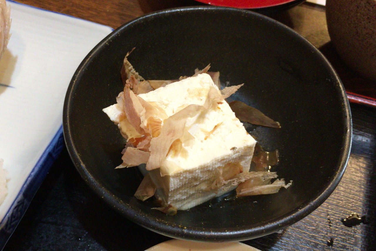 JR本千葉駅すぐの小料理 いね 日替わり焼魚定食冷奴