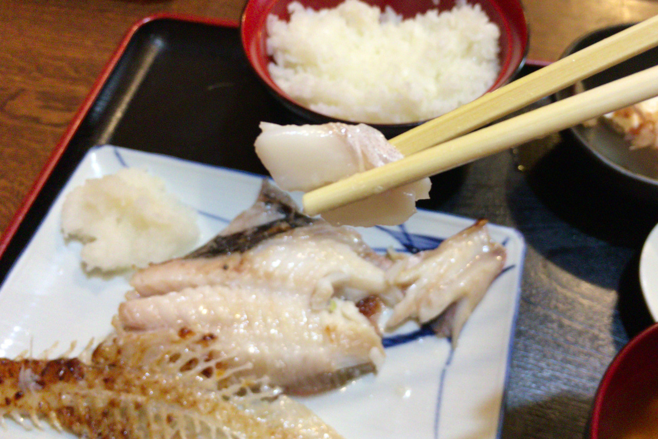 JR本千葉駅すぐの小料理 いね 日替わり焼魚定食アコウダイの塩焼き