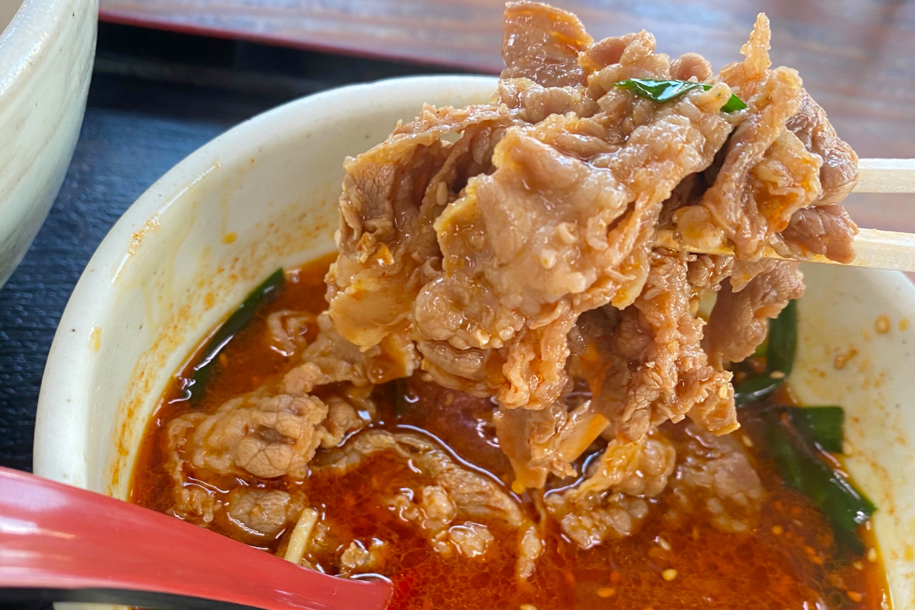 都賀 餃子の並商 限定ピリ辛カルビつけめんがスタミナ満点でヤバイ旨さ!肉とつけ麺がタッグを組んだらこうなってしまうのか