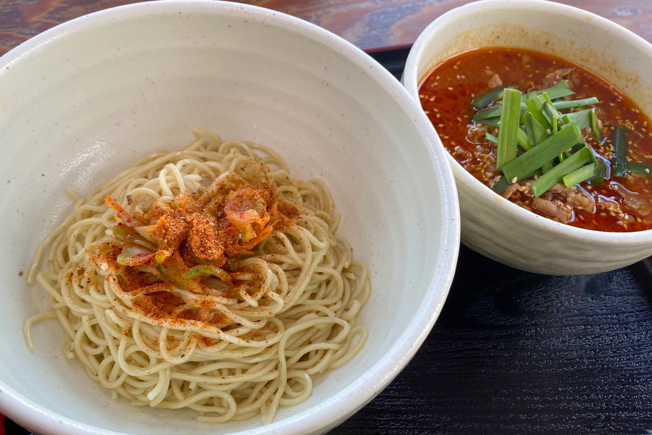 都賀 餃子の並商 限定ピリ辛カルビつけめんがスタミナ満点でヤバイ旨さ!肉とつけ麺がタッグを組んだらこうなってしまうのか
