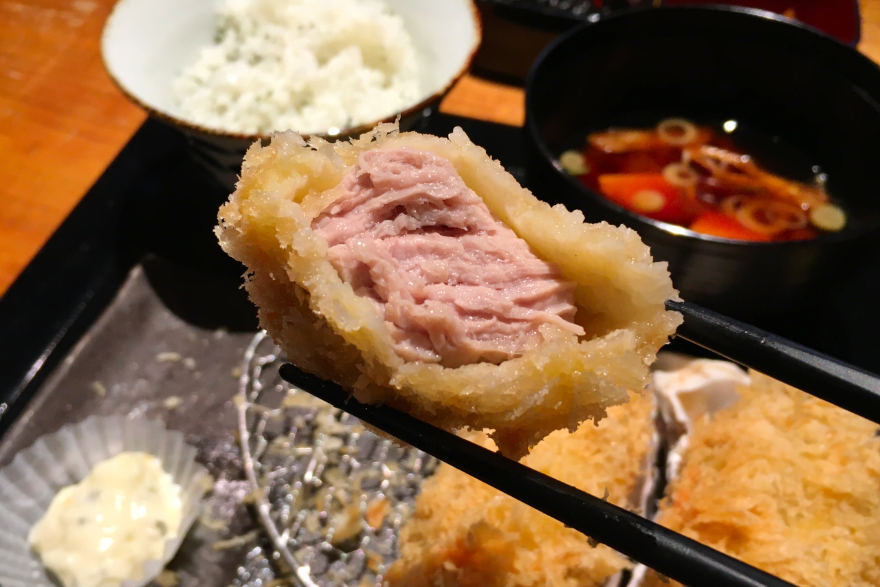 葭川公園すぐの岡本庵 冬限定のミルキーな大粒牡蠣フライ＆しっとり柔らかヒレカツが美味しすぎて失神寸前