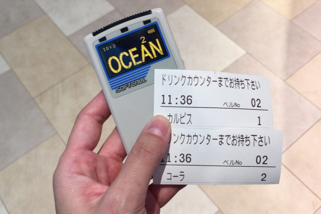 鴨シーのレストランオーシャン、スパゲッティーボロネーゼとまぐろぶっかけは水族館のご飯としてはこだわりのある味わい
