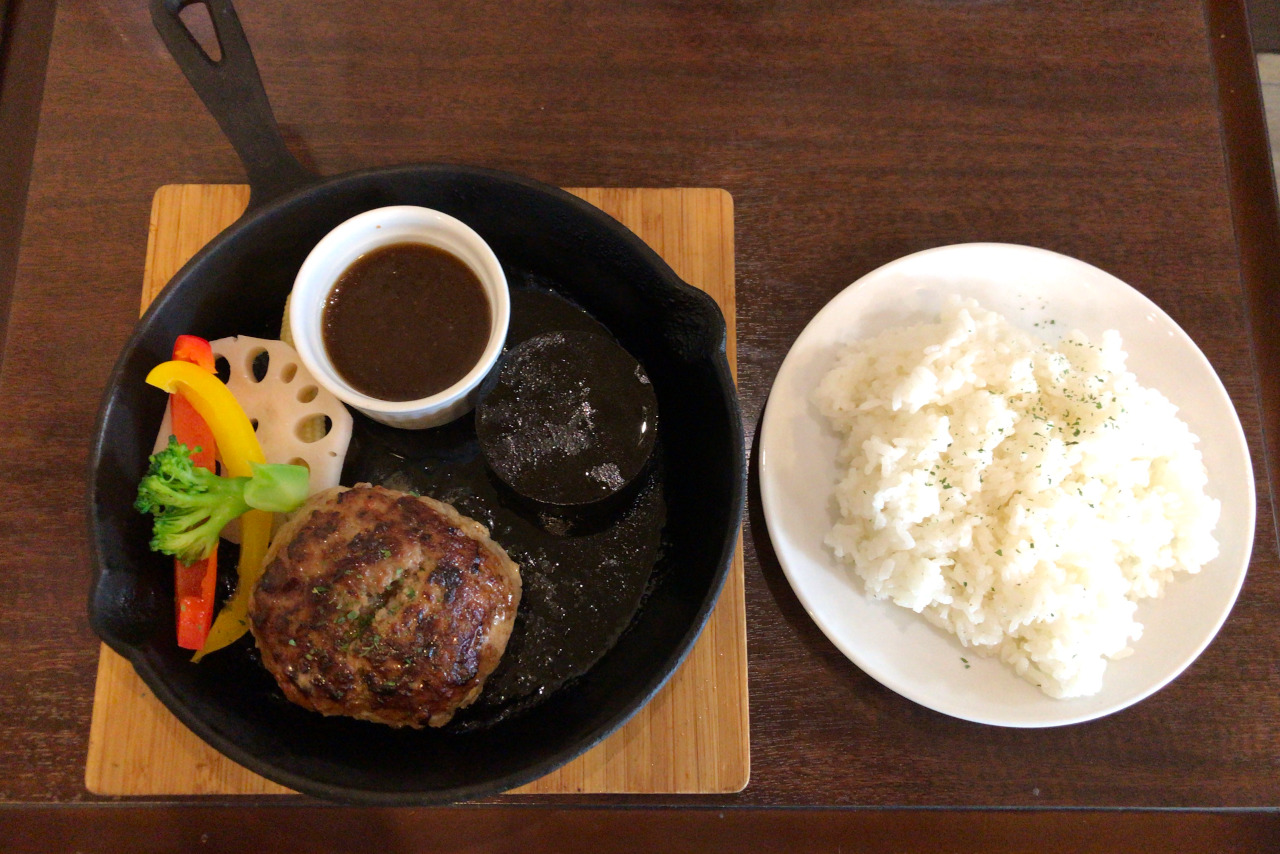 千葉中央のAmour(アムール)ランチの大とろハンバーグは飲める!ふわとろジューシーなお肉がケーキ屋さんとは思えないクオリティ
