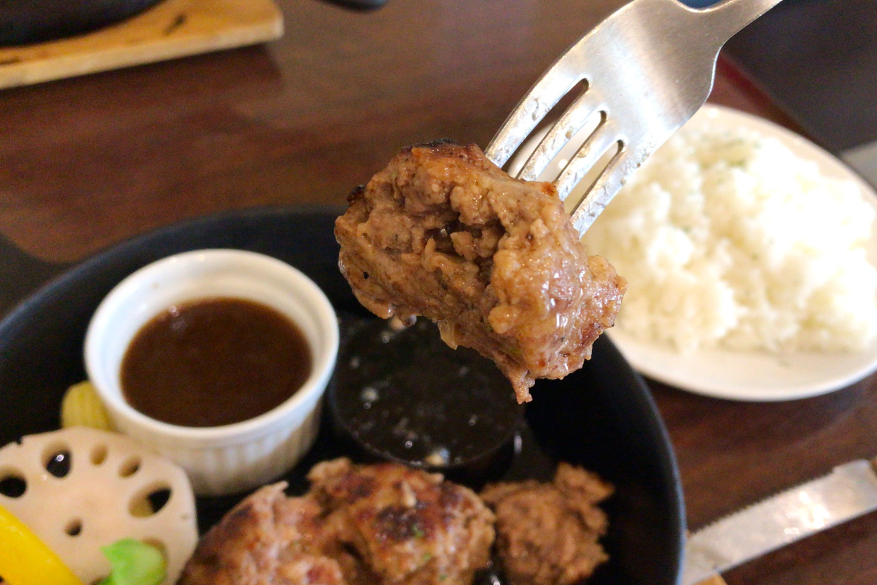 千葉中央のAmour(アムール)ランチの大とろハンバーグは飲める!ふわとろジューシーなお肉がケーキ屋さんとは思えないクオリティ