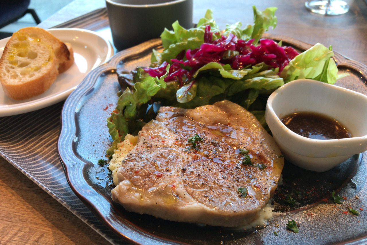 ユーカリが丘に新規オープン 入母屋珈琲ランチのローストポークはもっちり柔らか&上品な甘さの絶品ソフトクリームに大満足