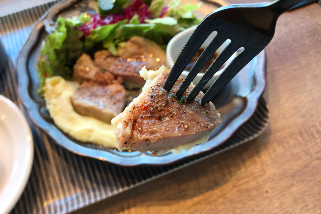 ユーカリが丘に新規オープン 入母屋珈琲ランチのローストポークはもっちり柔らか&上品な甘さの絶品ソフトクリームに大満足