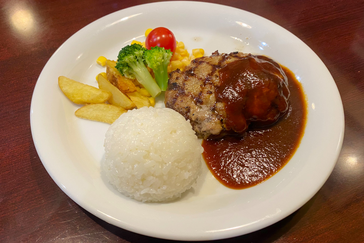 スエヒロ館小倉台店のサラダバー＆パン食べ放題が大盤振る舞いすぎ！ハイレベルな国産牛100%ハンバーグもジューシーな肉肉しさで大満足