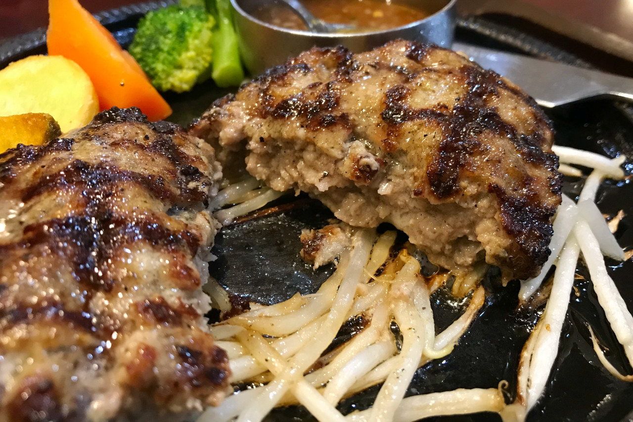 スエヒロ館小倉台店のサラダバー＆パン食べ放題が大盤振る舞いすぎ！ハイレベルな国産牛100%ハンバーグもジューシーな肉肉しさで大満足