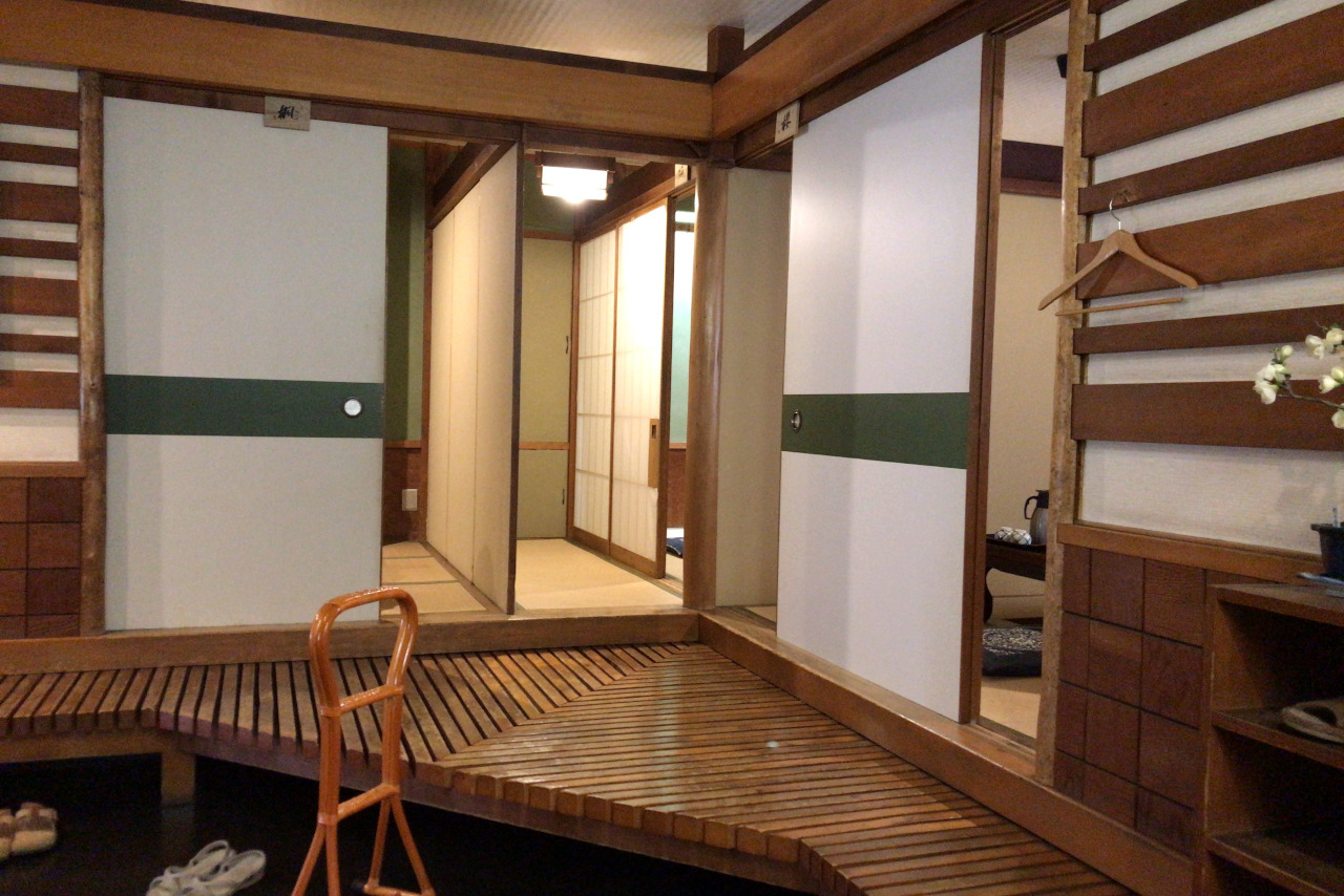 千葉駅から徒歩5分 割烹駿河のランチが豪華すぎ！意外とリーズナブルなサービス御膳（ほっけ開き＆豚の角煮）はサービス精神がすごすぎる