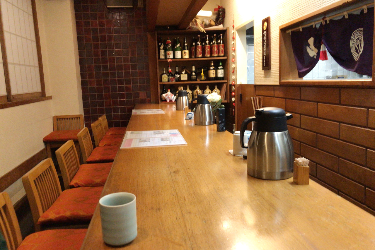 千葉駅から徒歩5分 割烹駿河のランチが豪華すぎ！意外とリーズナブルなサービス御膳（ほっけ開き＆豚の角煮）はサービス精神がすごすぎる