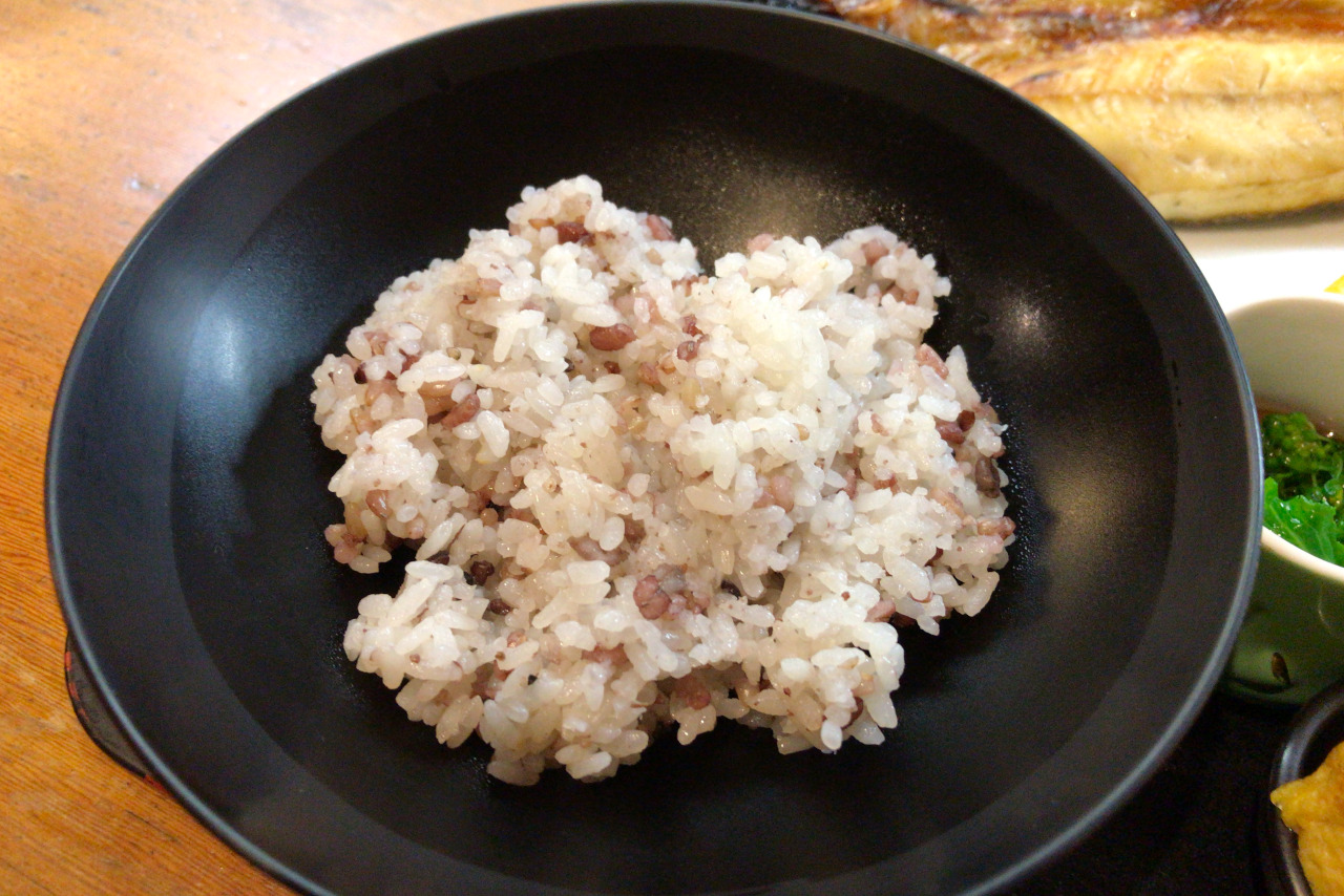 千葉駅から徒歩5分 割烹駿河のランチが豪華すぎ！意外とリーズナブルなサービス御膳（ほっけ開き＆豚の角煮）はサービス精神がすごすぎる