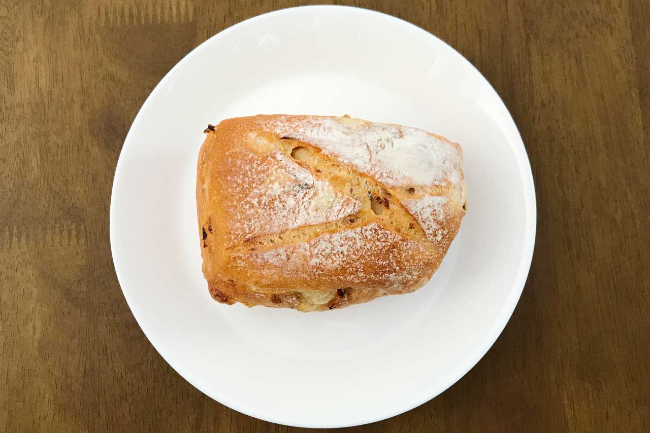 若葉区桜木の小さなパン屋さんベーカリーtocco 名物もちもちリュスティックといちごペストリーが感激な美味しさ