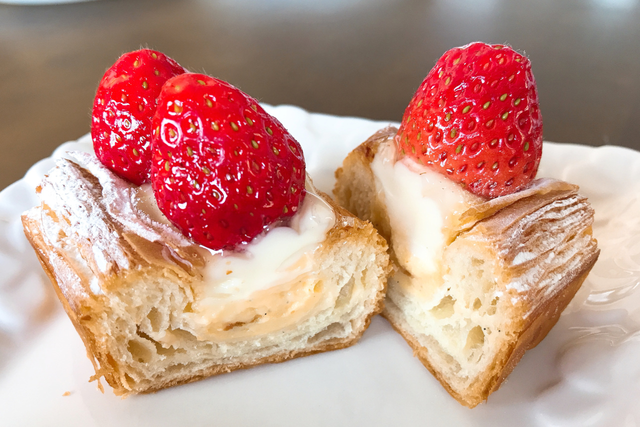 若葉区桜木の小さなパン屋さんベーカリーtocco 名物もちもちリュスティックといちごペストリーが感激な美味しさ