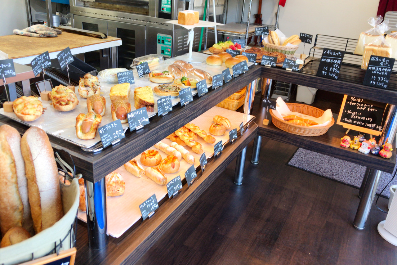 若葉区桜木の小さなパン屋さんベーカリーtocco 名物もちもちリュスティックといちごペストリーが感激な美味しさ