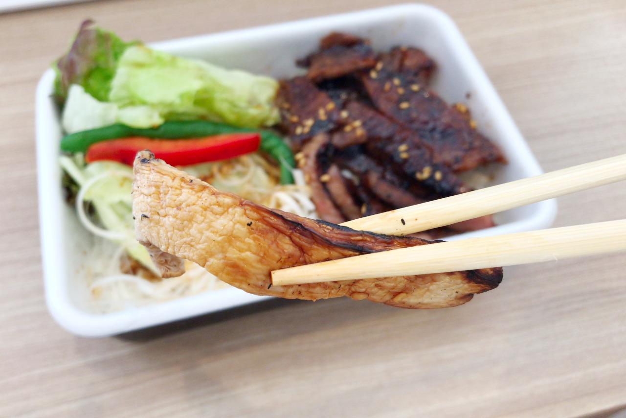 都賀の土佐屋で和牛ステーキ弁当を持ち帰り！炭火で香ばしく焼かれたとろけるジューシーなお肉が美味すぎる