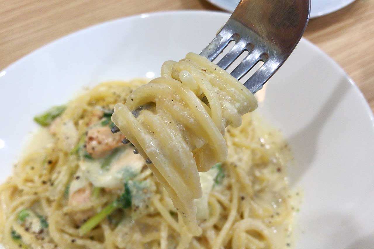 四街道イタリアンバールGOCHI パスタはもちろんデザートのクレープシュゼットにサラダバーのドレッシングなど細部まで高クオリティなランチ