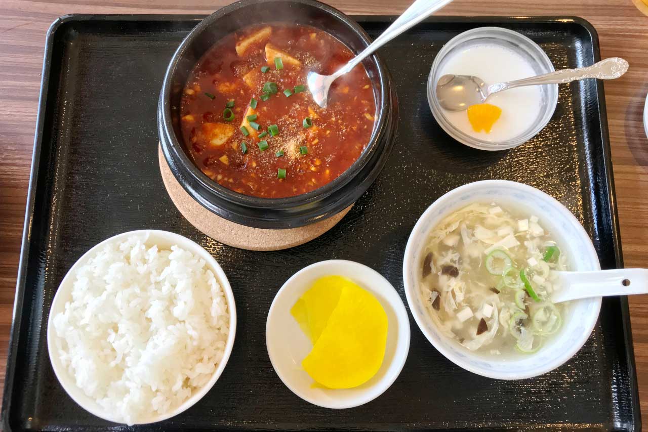 東千葉に新オープンした東昇餃子宴にて石焼き麻婆豆腐定食ランチ！火傷必至な旨辛熱々マーボーに酸欠覚悟で挑むっ