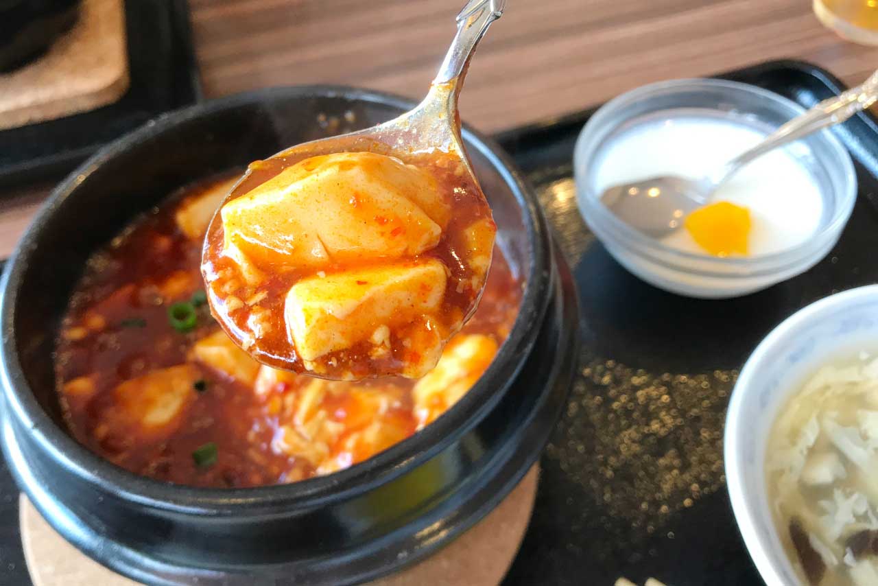東千葉に新オープンした東昇餃子宴にて石焼き麻婆豆腐定食ランチ！火傷必至な旨辛熱々マーボーに酸欠覚悟で挑むっ