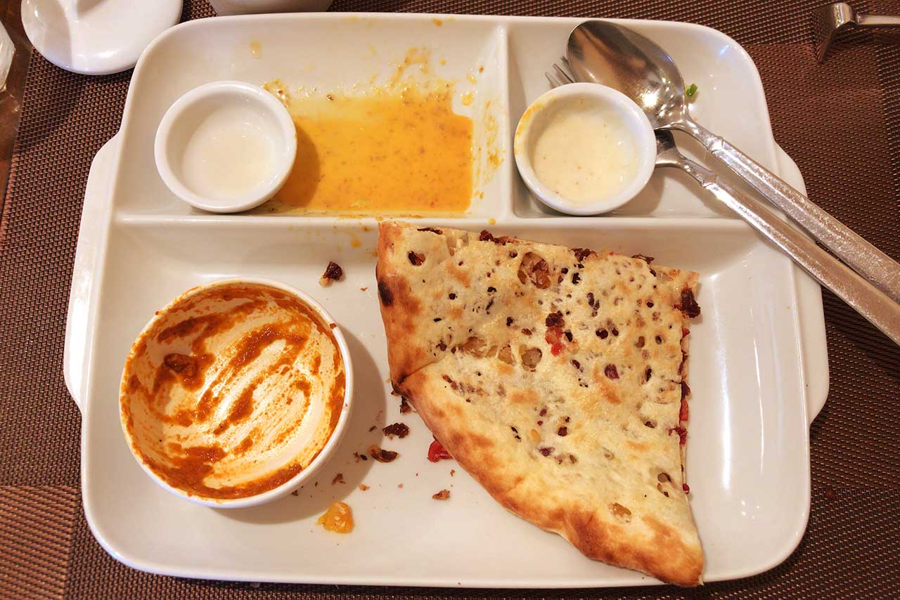 都賀の台のインドカレー ケダーナス ドライフルーツナンのジューシーで重たすぎる甘さが甘党でも悶絶レベルでたまらない