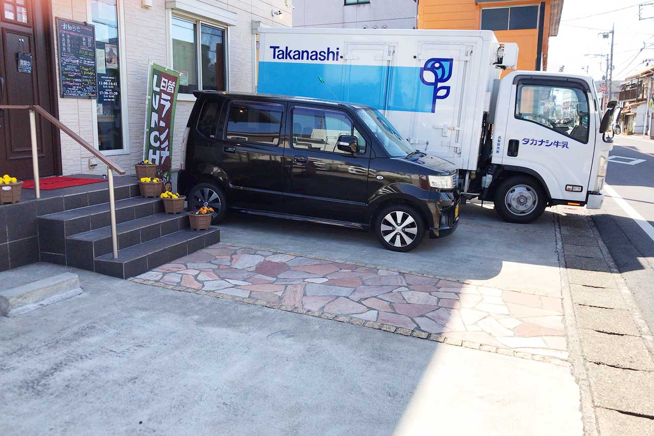 四街道駅近くの洋食Ken-taで初ランチ 思ってたんと違うオムライスは具材ごろごろホワイトソースが贅沢ボリューミー