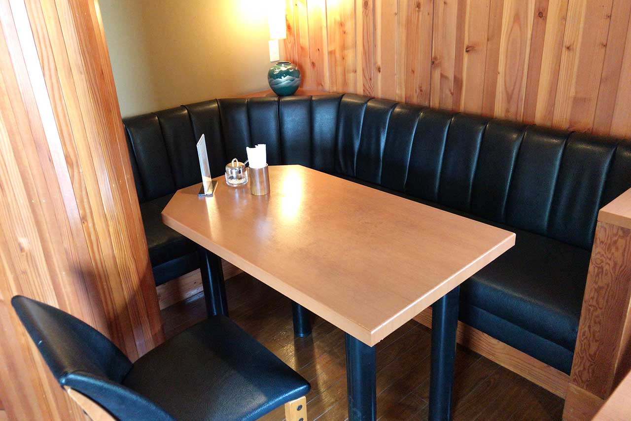 千城台北コーヒーラウンジ風の館 ランチのオムライスがふわふわ卵に甘めデミグラスソースでホッとする優しい味わい