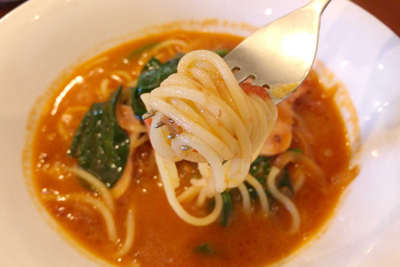 四街道に新オープンのパスタエイト 子連れママに優しいスパゲッティ専門店で頂く厚切りベーコンとほうれん草のトマトスープパスタが本格派すぎた