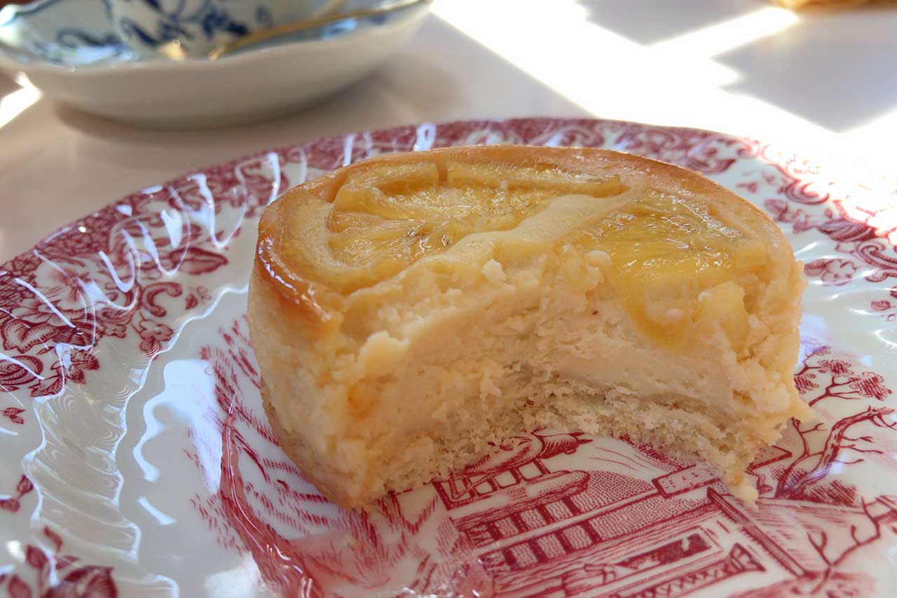 JR都賀駅近くの珈琲ニューペンギンは古き良き喫茶店 ハニーレモンベイクドチーズケーキとホットコーヒーで優雅に朝活