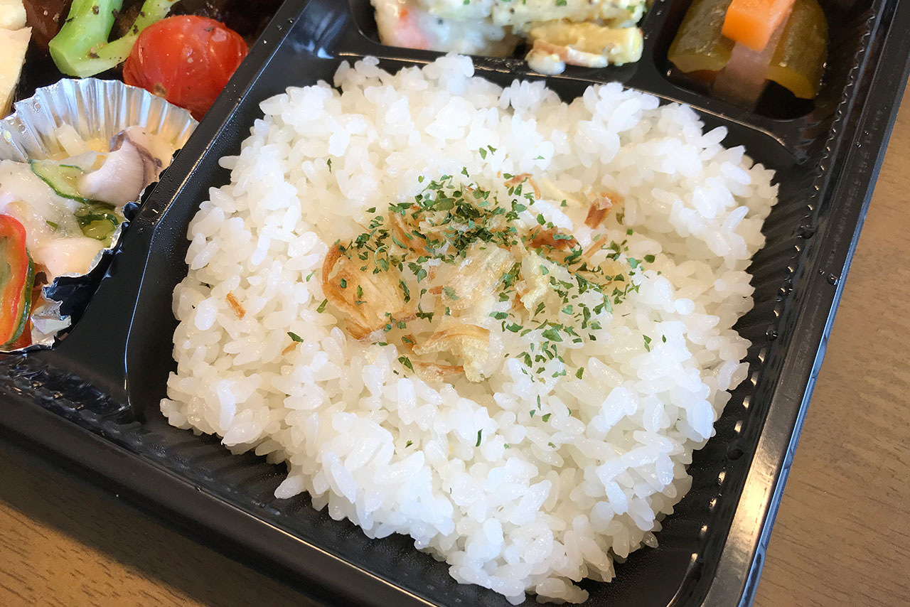 お座敷ダイニングカフェ醍醐もテイクアウトを開始!絶品ハンバーグ弁当を持ち帰ったらあの伝説のドレッシングが付いていて発狂した